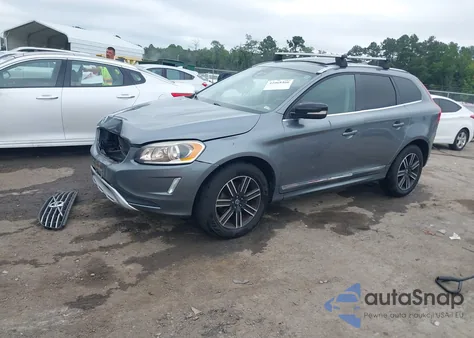 2017 Volvo Xc60 T5 Dynamic z USA, uszkodzony, nr VIN YV440MRR0H2094310